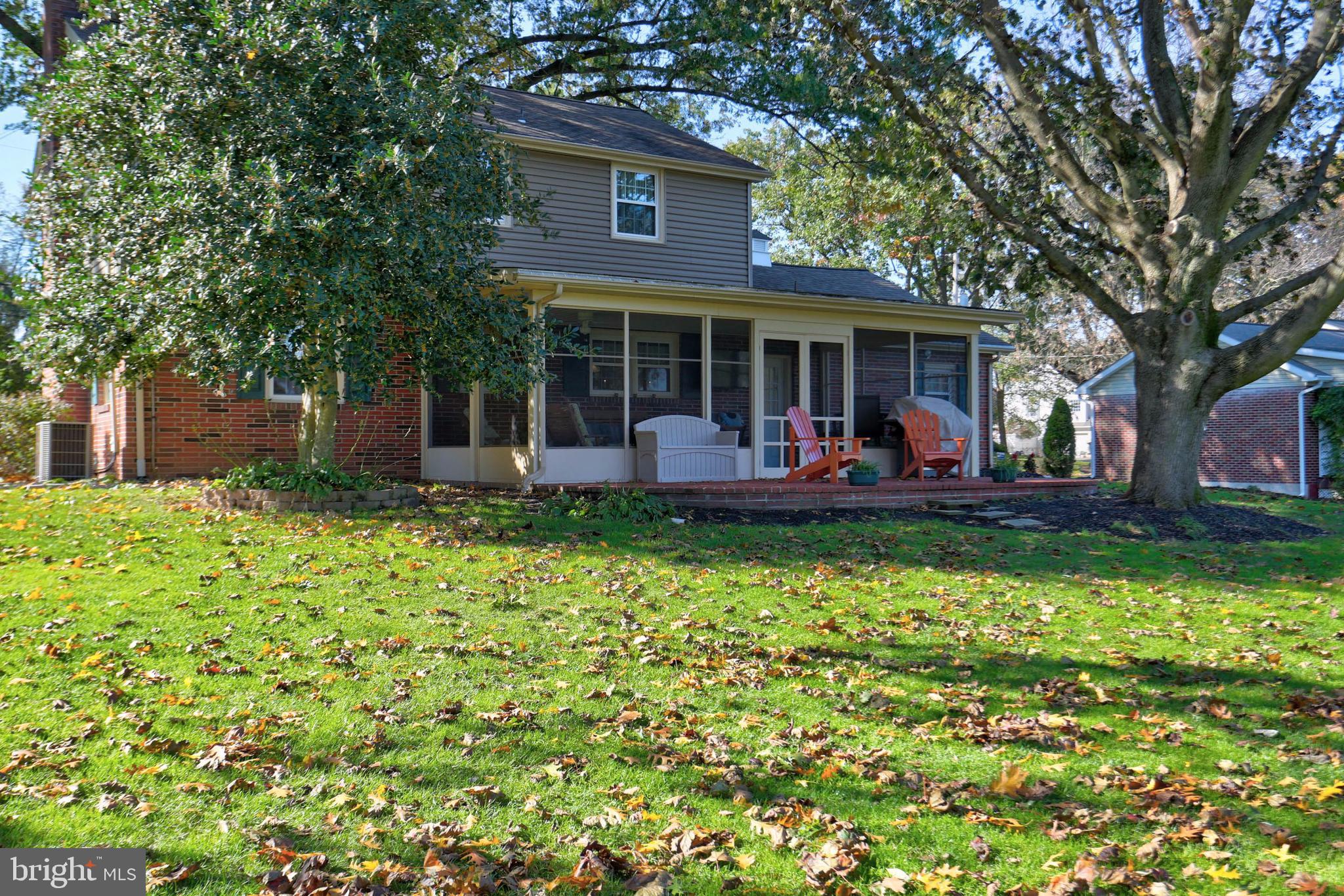 1427 Eden Road Lancaster, PA 17601 - Photo 5 of 39