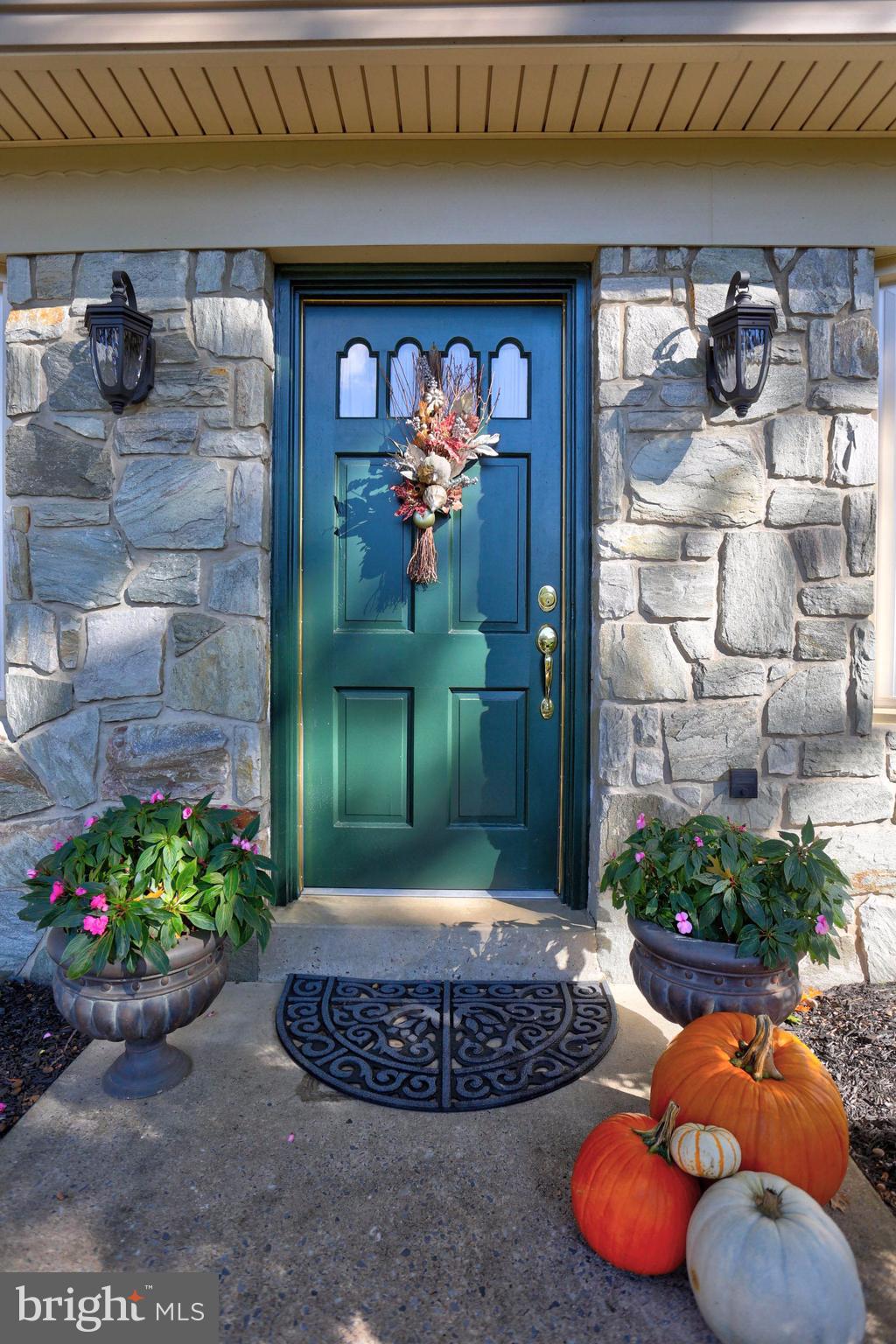 1427 Eden Road Lancaster, PA 17601 - Photo 6 of 39