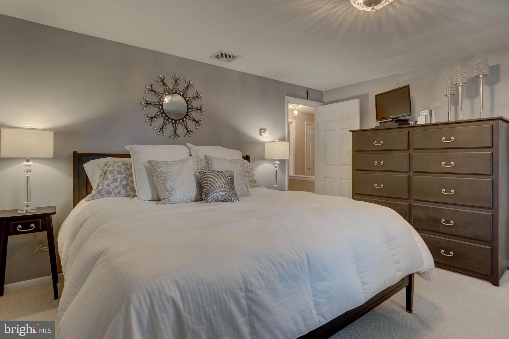 1427 Eden Road Lancaster, PA 17601 - Photo 10 of 39
