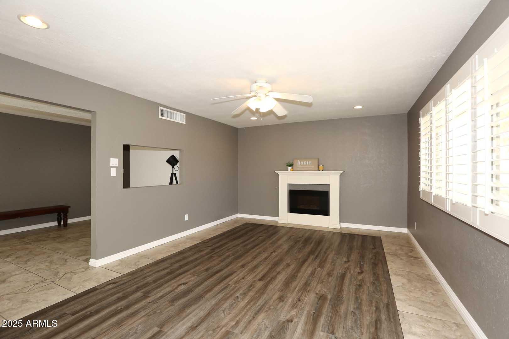 3928 North Granite Reef Road Scottsdale, AZ 85251 - Photo 2 of 50 Living Room