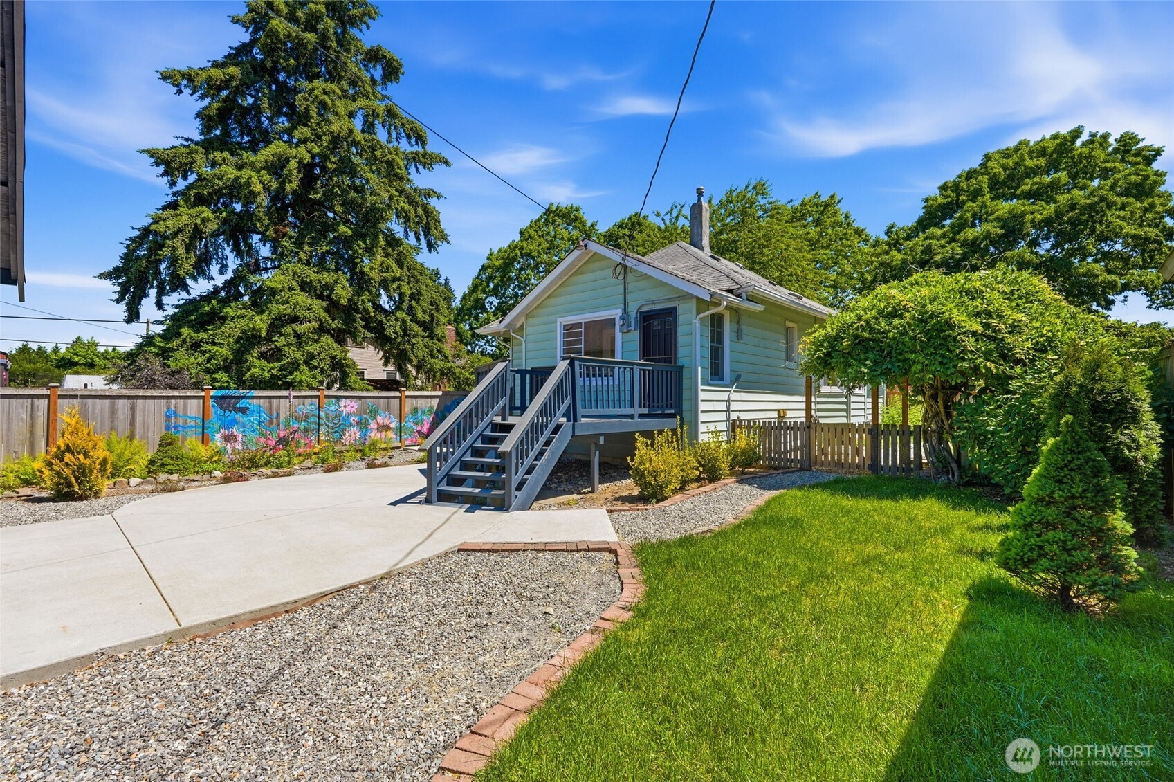 2312 Baker Avenue Everett, WA 98201 - Photo 19 of 37