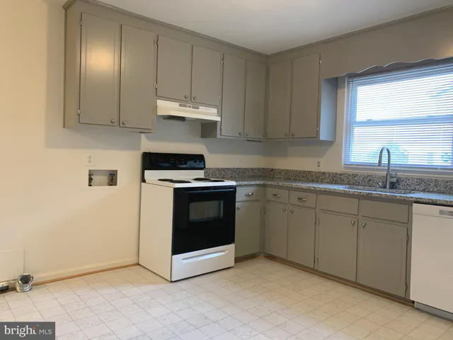 $1,450 | 1813 Meadow Drive, Fredericksburg, VA 22405