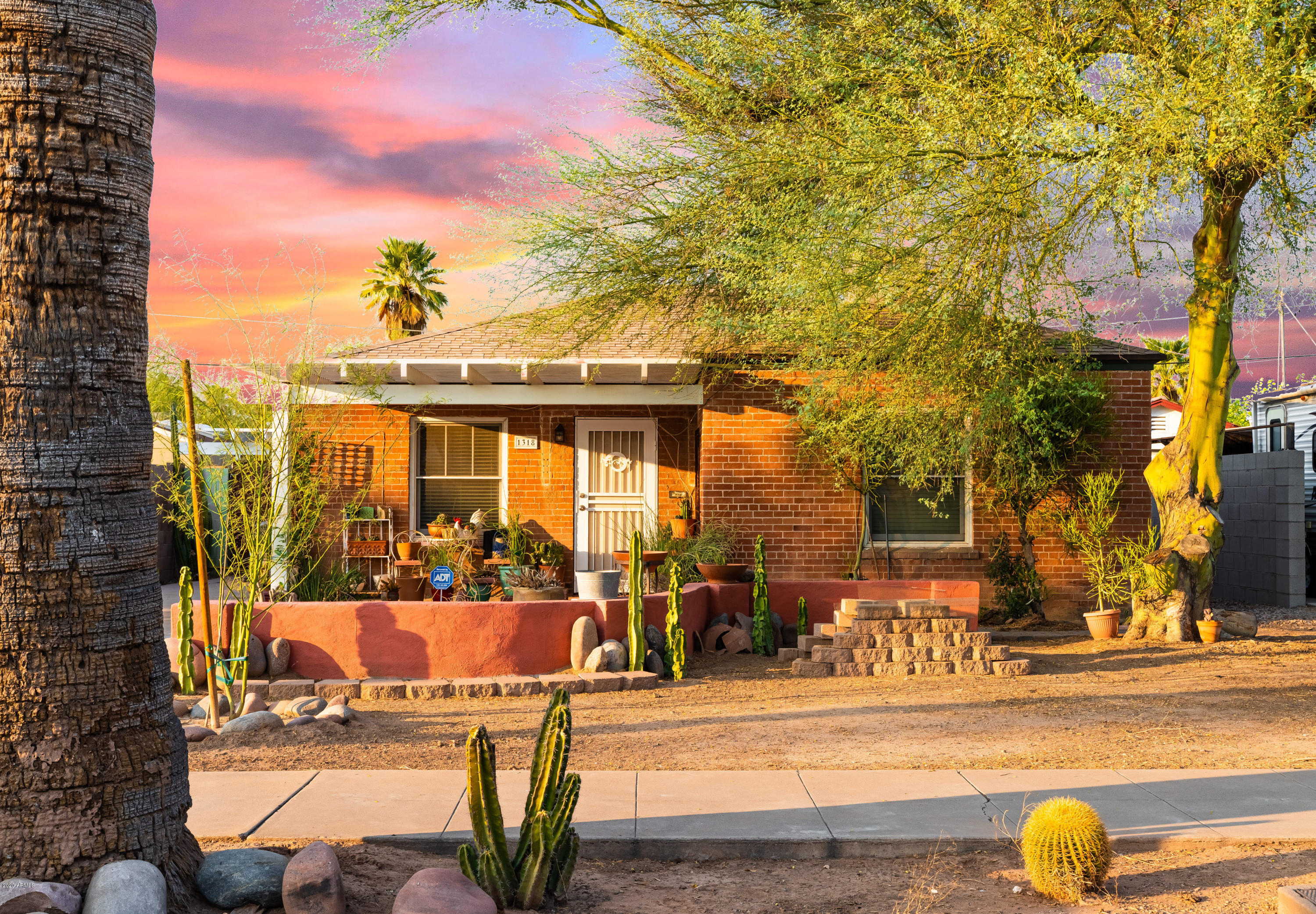 1318 East Coronado Road Phoenix, AZ 85006 - Photo 1 of 22 Front