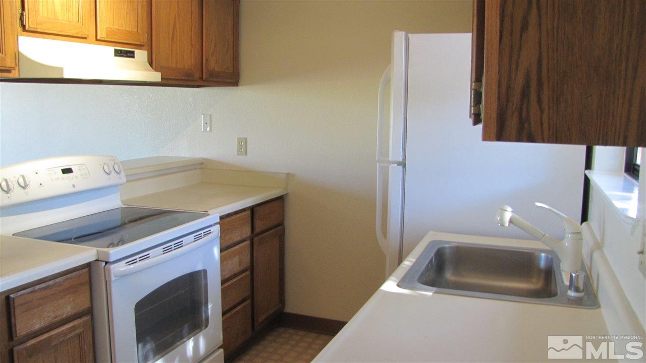 3470 Bowie Road Reno, NV 89503 - Photo 4 of 25 a utility room with dryer and washer