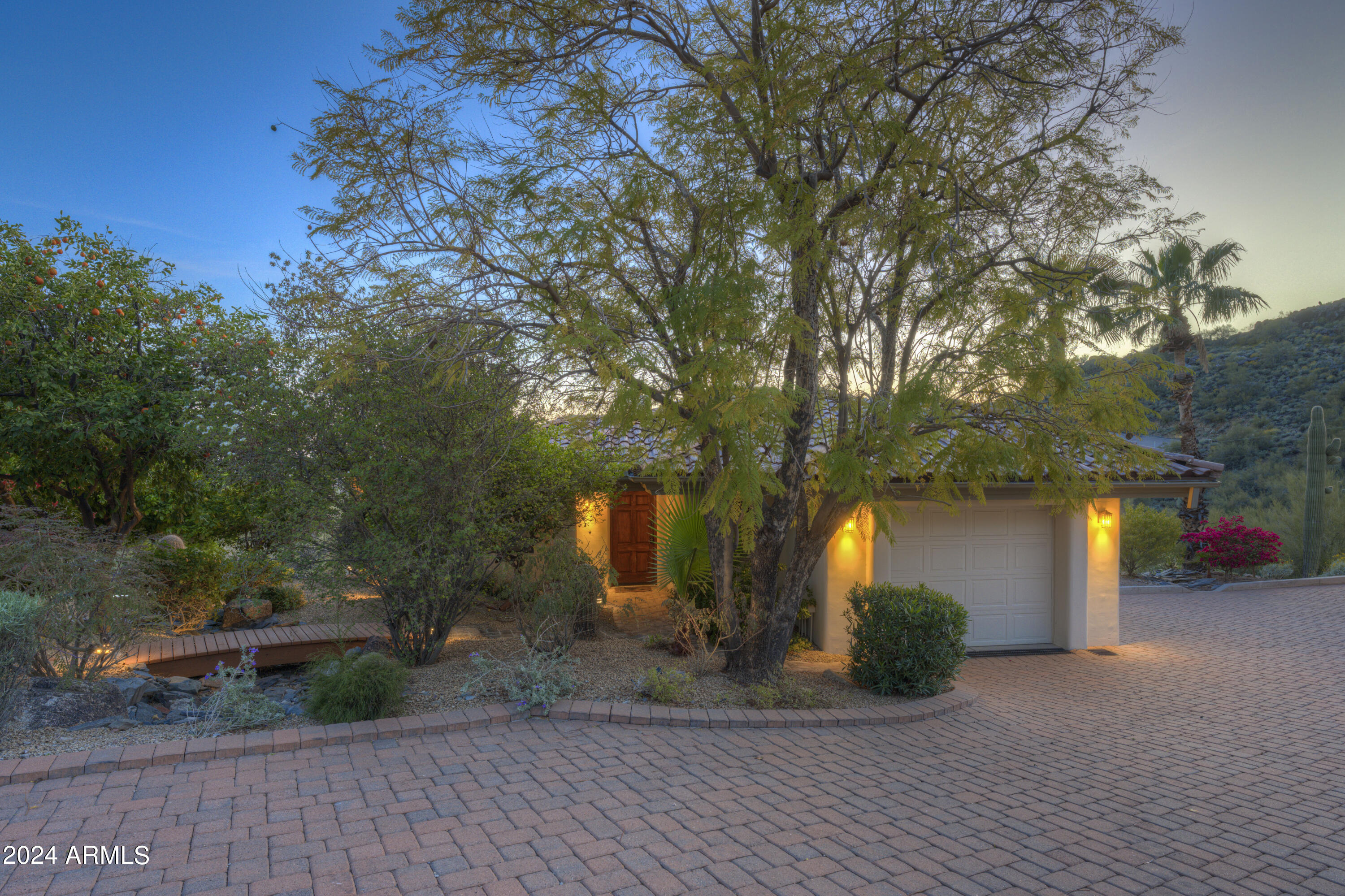 6431 East El Sendero Road Carefree, AZ 85377 - Photo 8 of 50 Guest with Garage