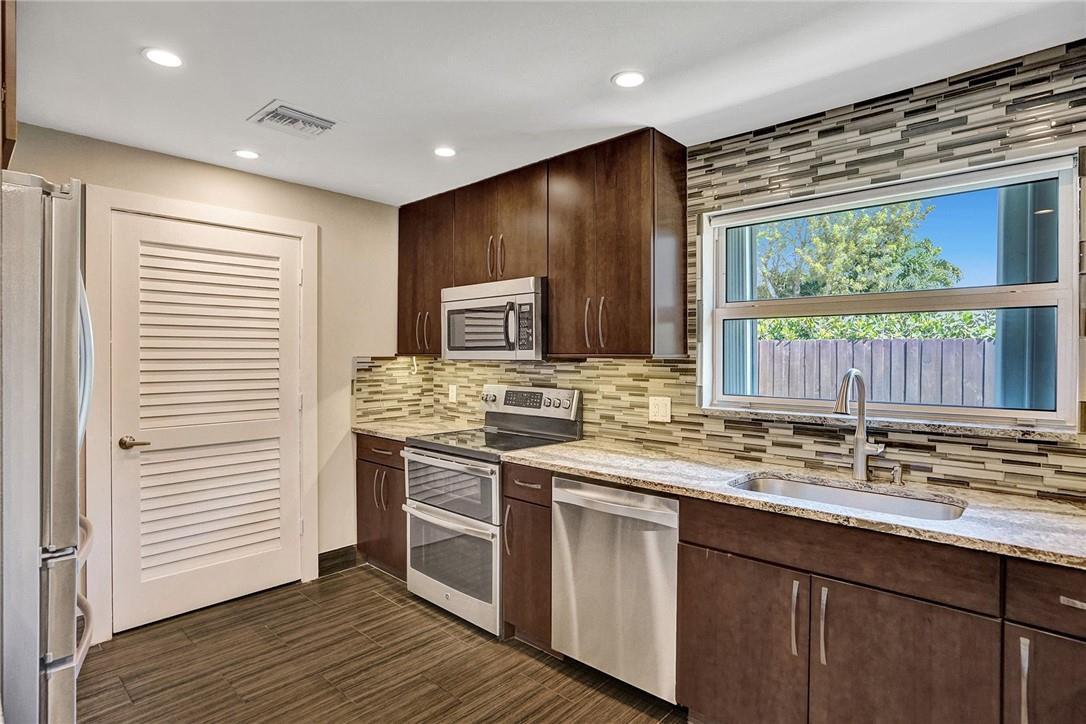 598 Northwest 14th Avenue Boca Raton, FL 33486 - Photo 15 of 62 Photo 15