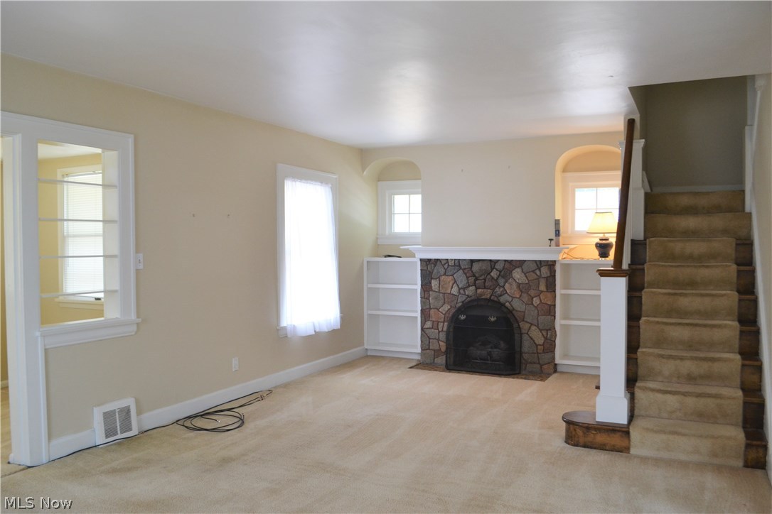 1247 Roland Road Lyndhurst, OH 44124 - Photo 4 of 16