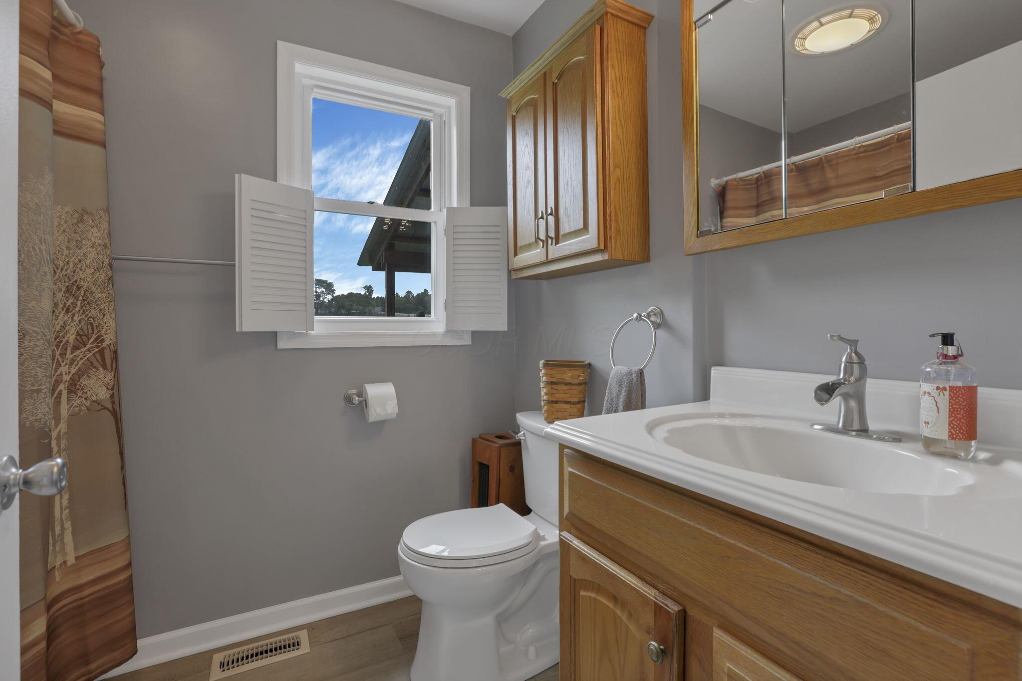 11750 16th Road Southwest Stoutsville, OH 43154 - Photo 22 of 74 Bathroom 1