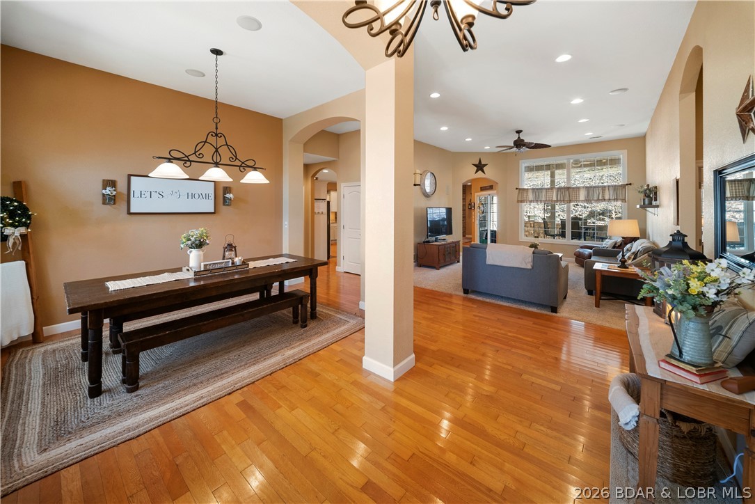 47 Mockingbird Road Lake Ozark, MO 65049 - Photo 11 of 65 entry way looking into the house