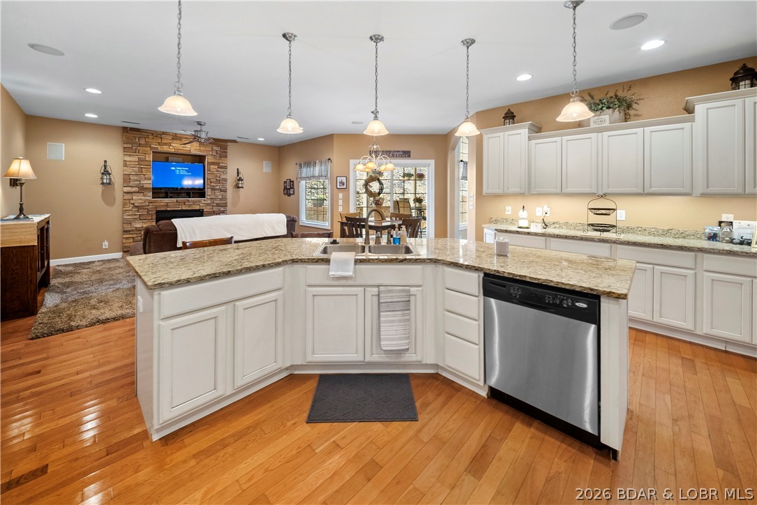 47 Mockingbird Road Lake Ozark, MO 65049 - Photo 21 of 66 island in the kitchen