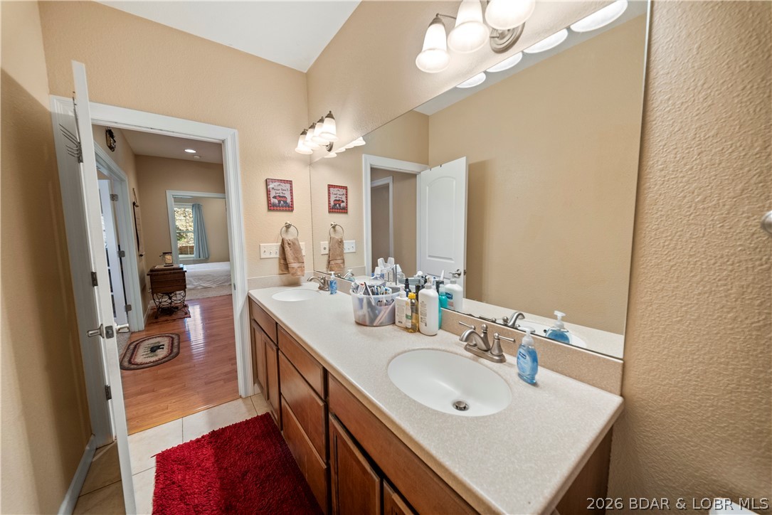 47 Mockingbird Road Lake Ozark, MO 65049 - Photo 38 of 65 2nd bathroom