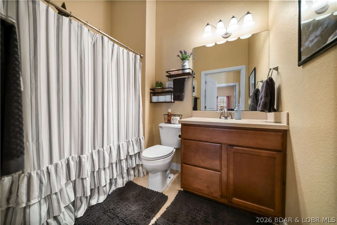 47 Mockingbird Road Lake Ozark, MO 65049 - Photo 42 of 65 3rd bathroom