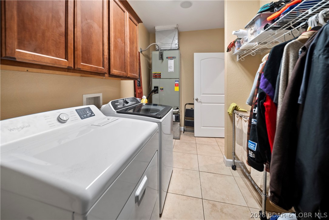 47 Mockingbird Road Lake Ozark, MO 65049 - Photo 48 of 66 laundry room
