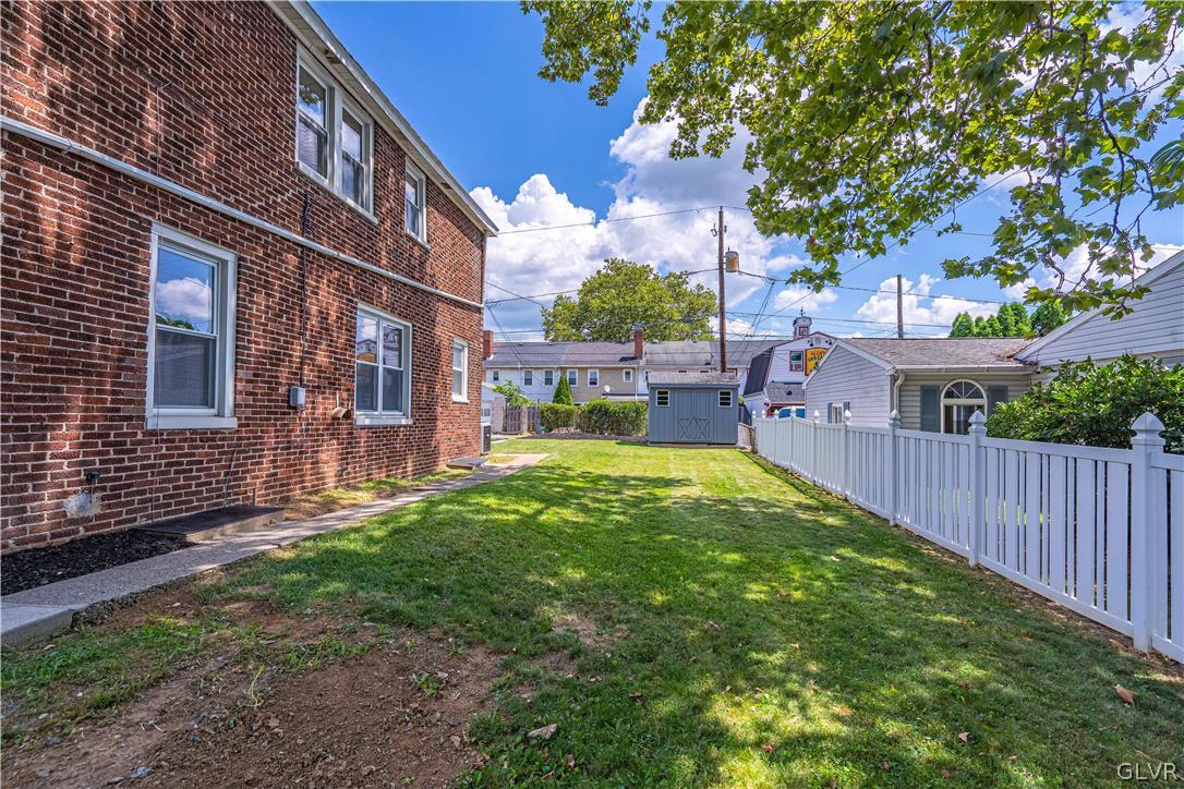 814 Hawthorne Road Bethlehem, PA 18018 - Photo 2 of 21 Gallery Image 2