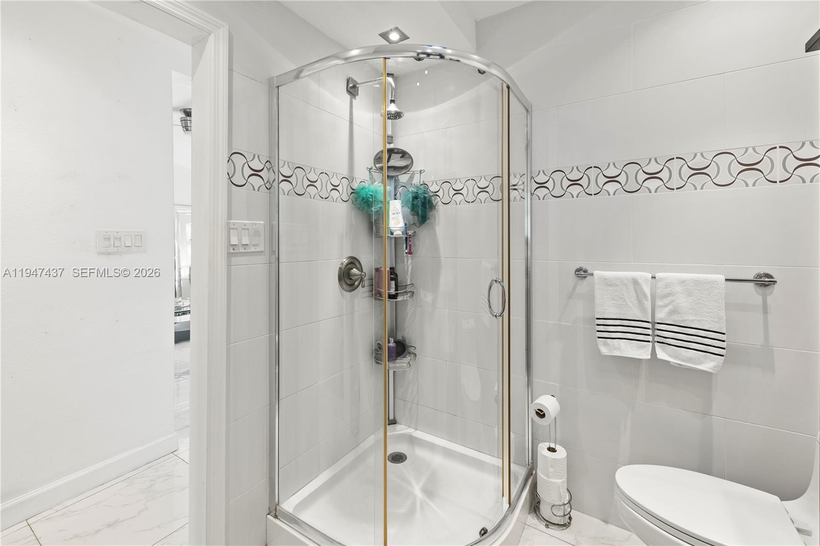 117 Southwest 6th Street Hallandale Beach, FL 33009 - Photo 18 of 40