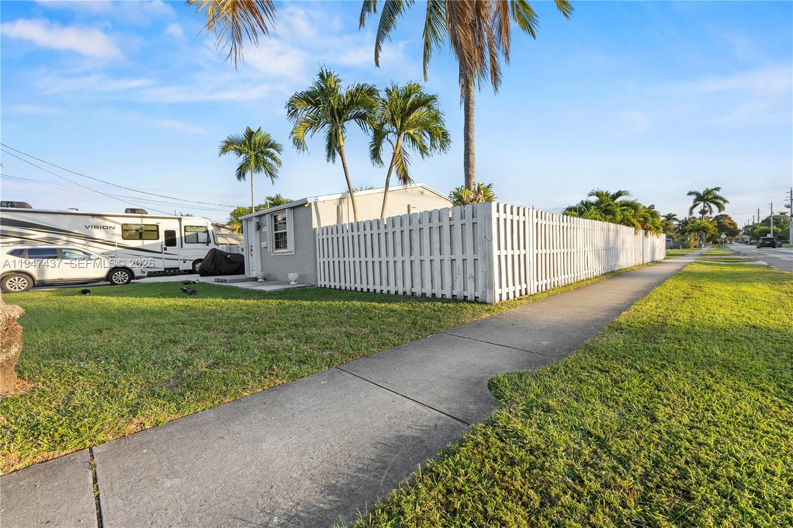 117 Southwest 6th Street Hallandale Beach, FL 33009 - Photo 25 of 40