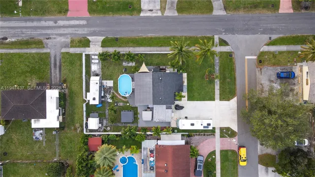 $580,000 | 117 Southwest 6th Street, Hallandale Beach, FL 33009