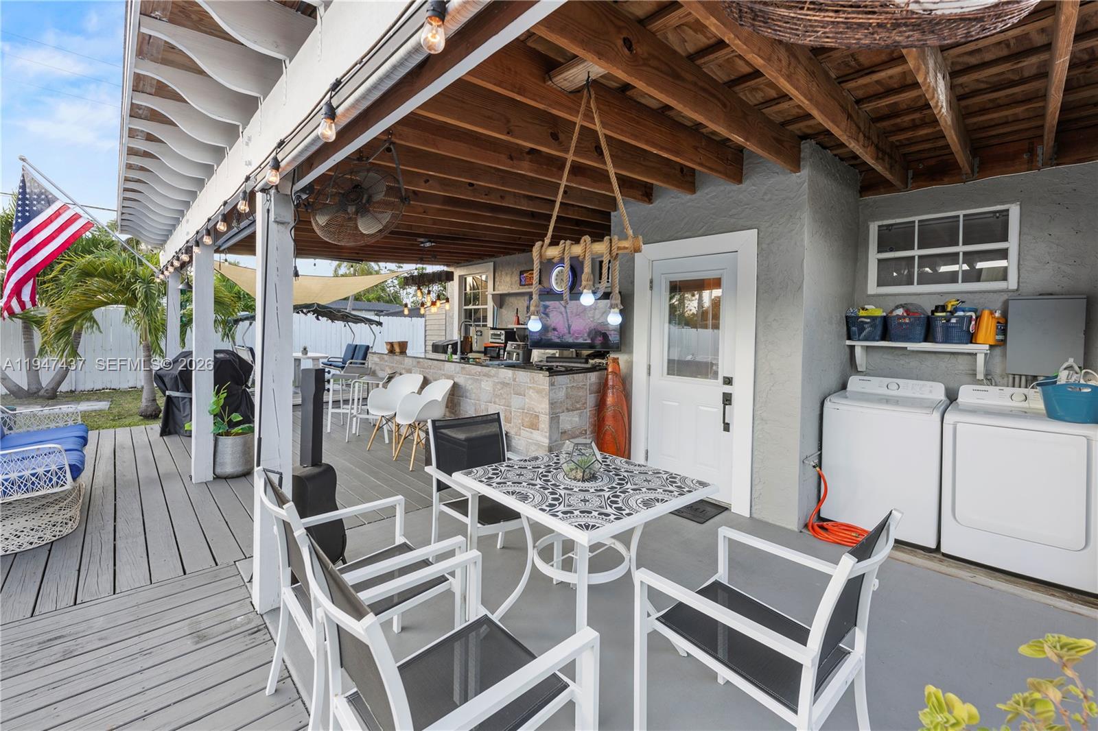 117 Southwest 6th Street Hallandale Beach, FL 33009 - Photo 6 of 40