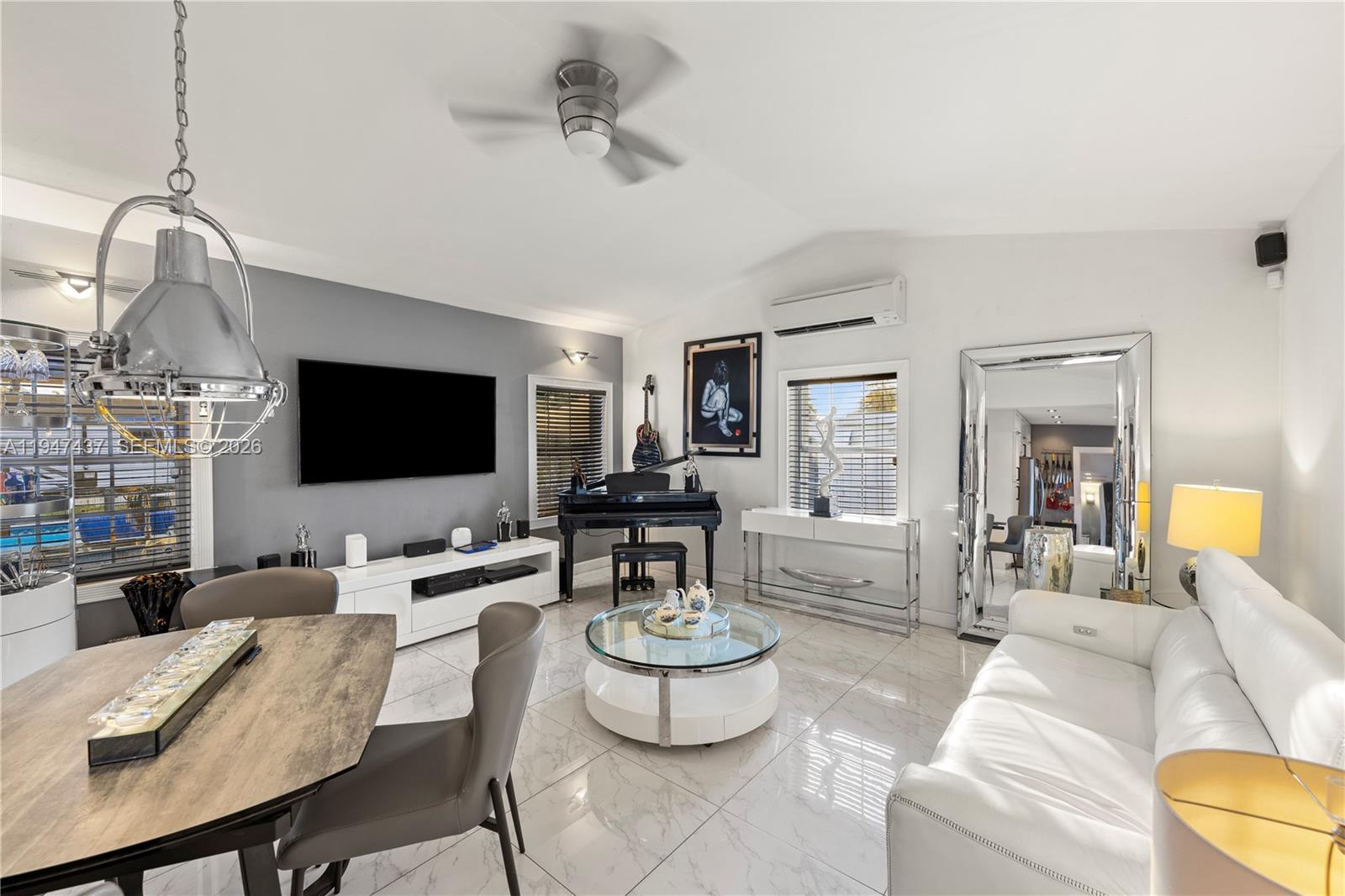 117 Southwest 6th Street Hallandale Beach, FL 33009 - Photo 7 of 40