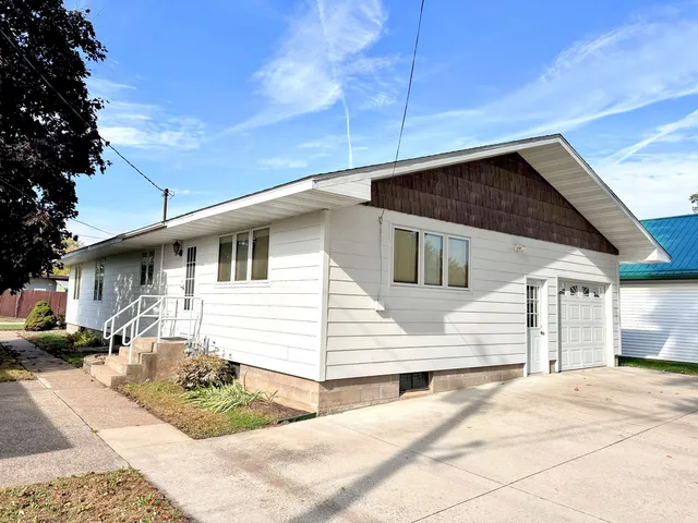 $239,000 | 1202 South 9th Street, Prairie du Chien, WI 53821