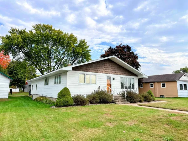 $239,000 | 1202 South 9th Street, Prairie du Chien, WI 53821