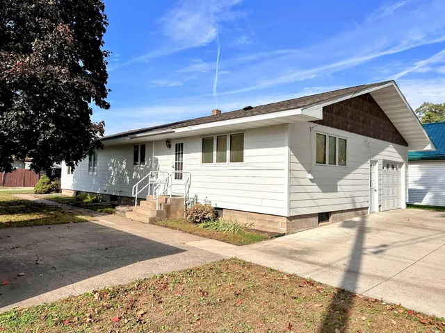 $239,000 | 1202 South 9th Street, Prairie du Chien, WI 53821