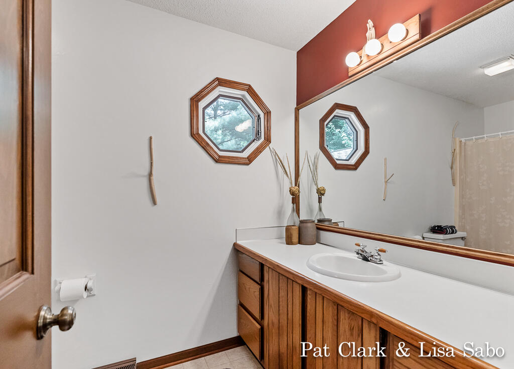17469 West Spring Lake Road Spring Lake, MI 49456 - Photo 22 of 52 17469WSPringLakeRd32Lores