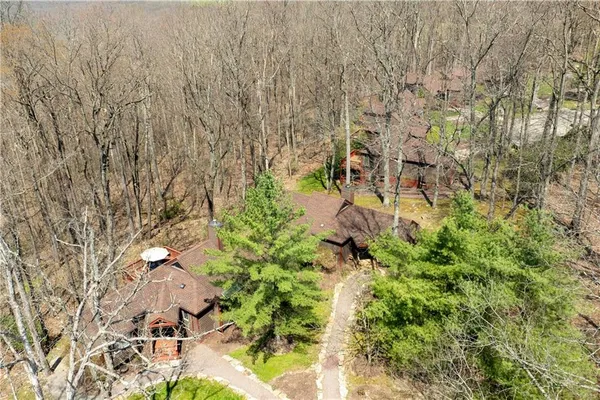 $425,000 | 620 The Maples, Farmington, PA 15437