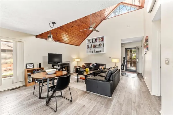 $425,000 | 620 The Maples, Farmington, PA 15437