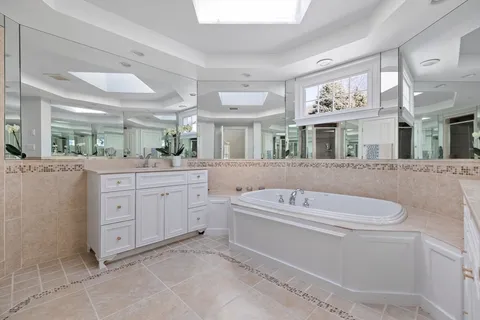 $3,095,000 | 20 Risley Road, Newton, MA 02465