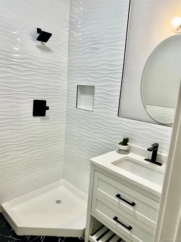 $519,999 | 50 Picadilly Circle, Rock Hill, NY 12775