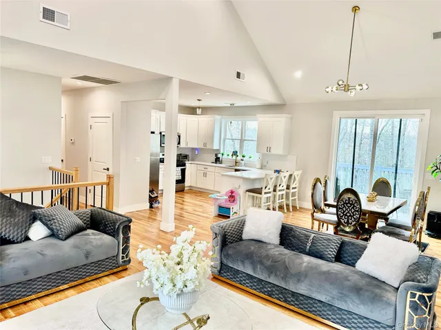 $519,999 | 50 Picadilly Circle, Rock Hill, NY 12775