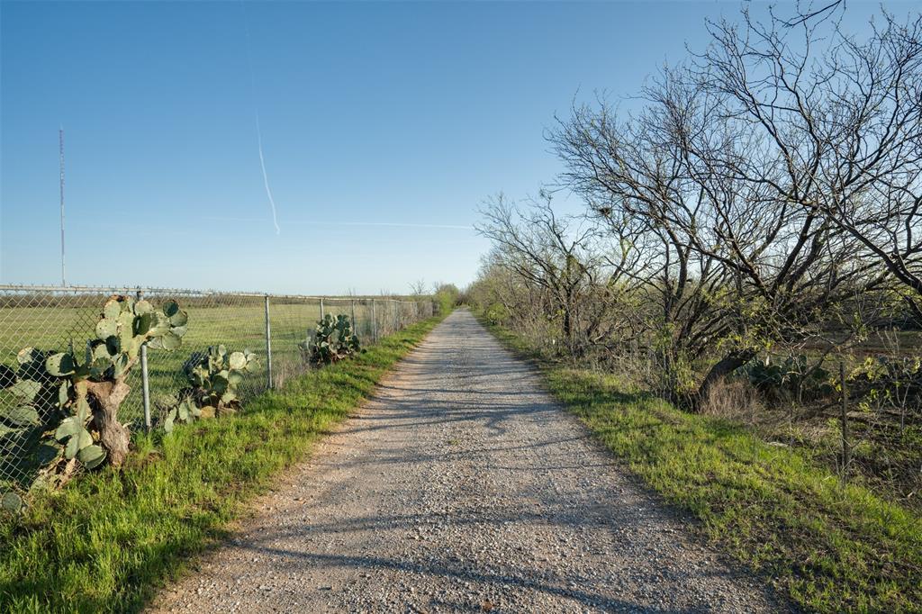 2206 Turtle Creek Road Wichita Falls, TX 76309 - Photo 21 of 38 a view of a pathway with a yard