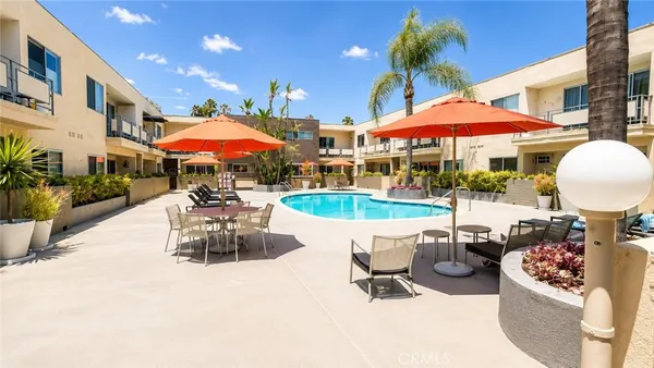$950,000 | 1233 Laurel Avenue, Unit 211, West Hollywood, CA 90046