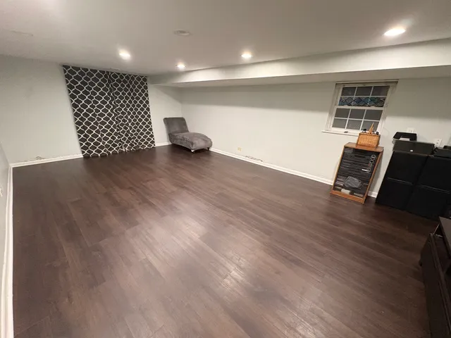 $2,799 | 5212 Harmswood Terrace, Skokie, IL 60077