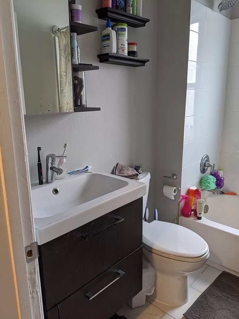 1655 West Irving Park Road, Unit 3R Chicago, IL 60613 - Photo 5 of 10