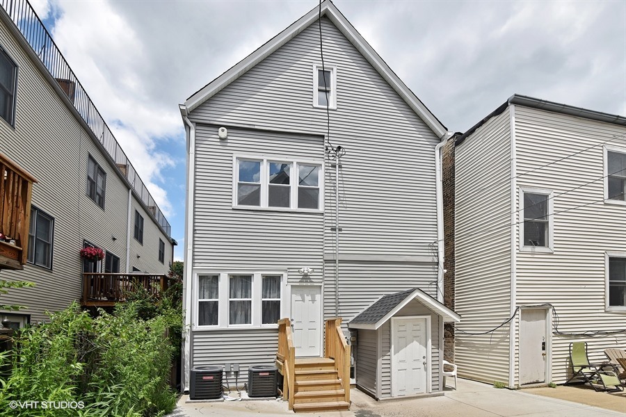 1655 West Irving Park Road, Unit 3R Chicago, IL 60613 - Photo 10 of 10