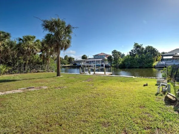 $2,500 | 4342 Ewing Circle, Port Charlotte, FL 33948