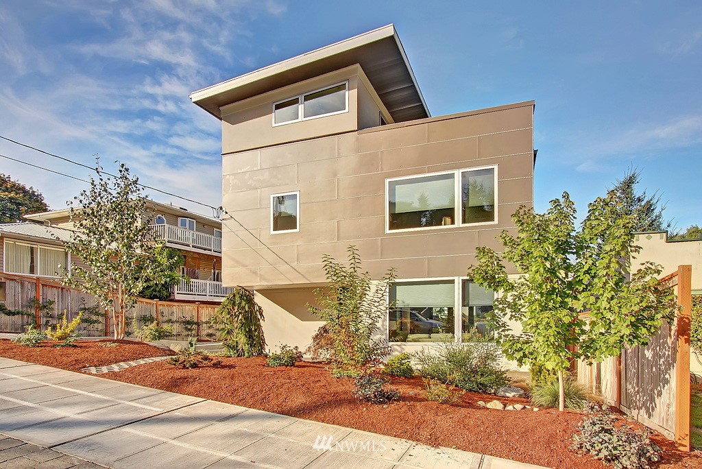 808 North 60th Street Seattle, WA 98103 - Photo 1 of 12
