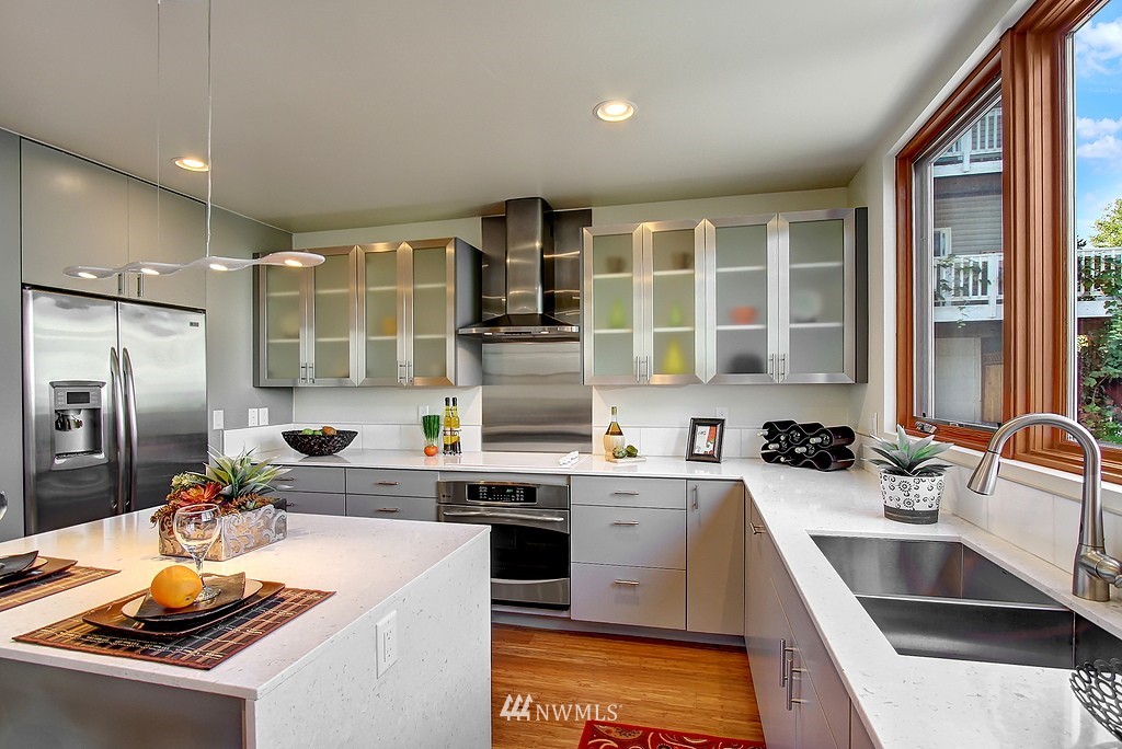 808 North 60th Street Seattle, WA 98103 - Photo 2 of 12