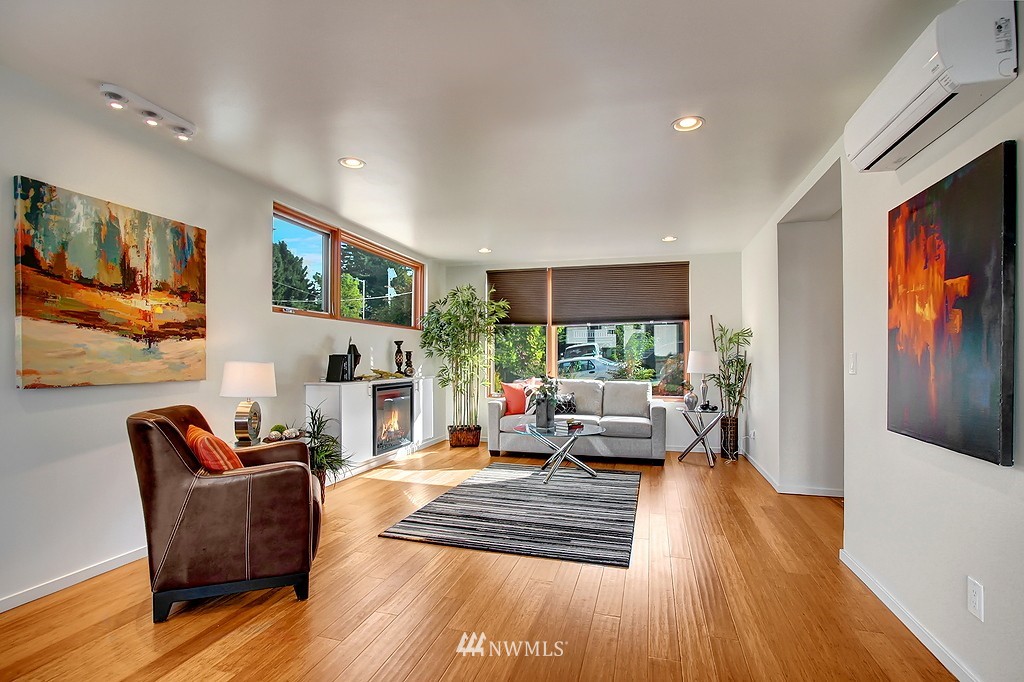 808 North 60th Street Seattle, WA 98103 - Photo 3 of 12