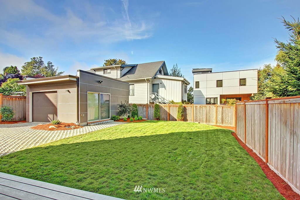 808 North 60th Street Seattle, WA 98103 - Photo 7 of 12