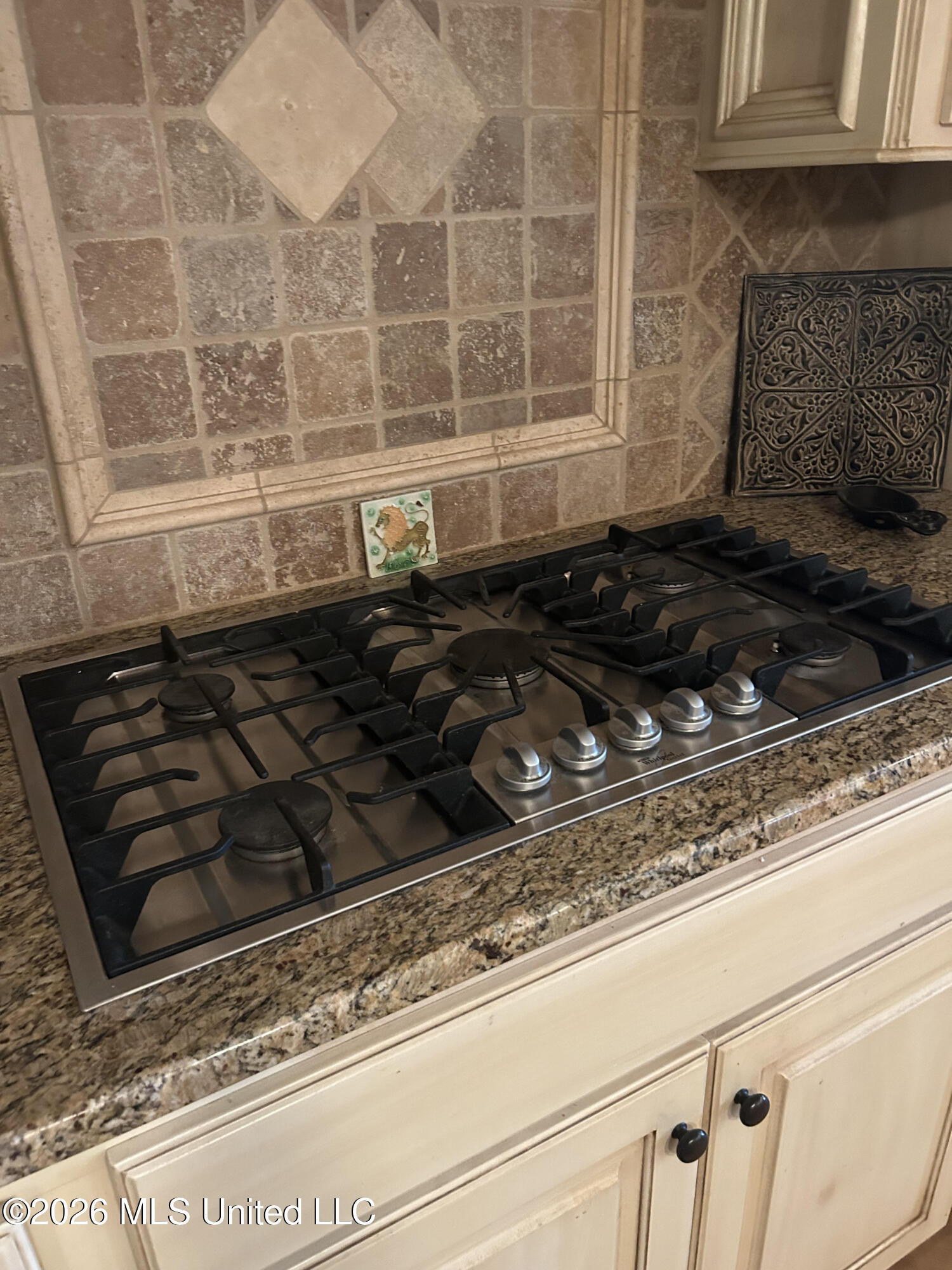 219 Madison Ridge Road Vicksburg, MS 39180 - Photo 12 of 37 219 Madison Ridge cooktop