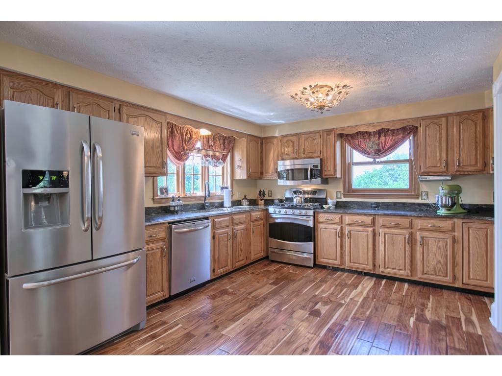 148 Wason Road Hudson, NH 03051 - Photo 4 of 24