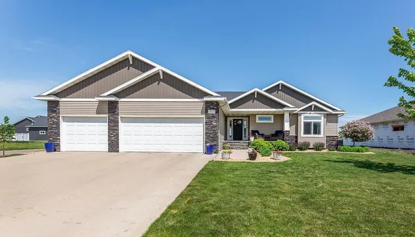 $630,000 | 3977 49th Avenue South, Fargo, ND 58104