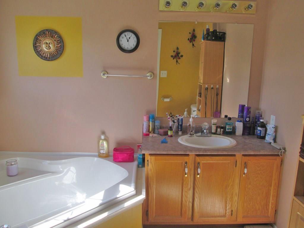 1120 North Chester Road Lincoln, ME 04457 - Photo 14 of 35 Photo
