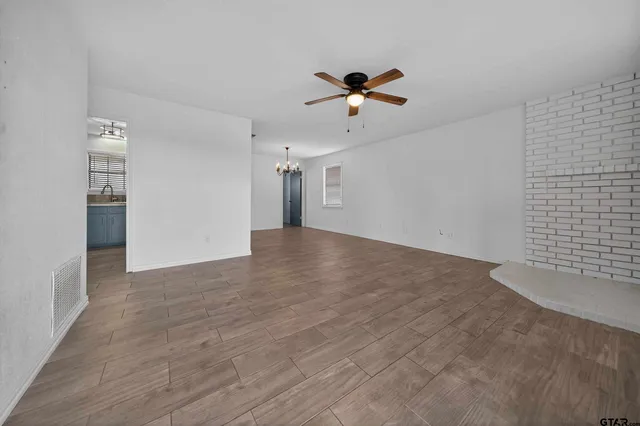 $1,600 | 10134 Fm 346 Street East, Whitehouse, TX 75791