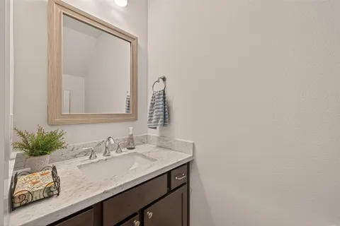 $709,999 | 1607 West Rose Terrace Lane, Houston, TX 77055