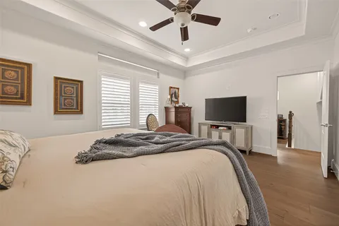 $709,999 | 1607 West Rose Terrace Lane, Houston, TX 77055