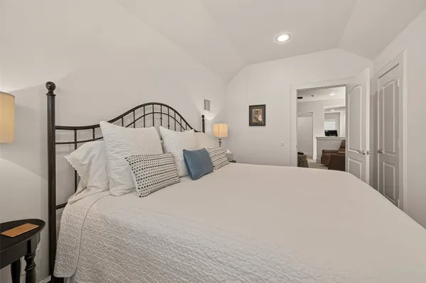 $699,000 | 1607 West Rose Terrace Lane, Houston, TX 77055